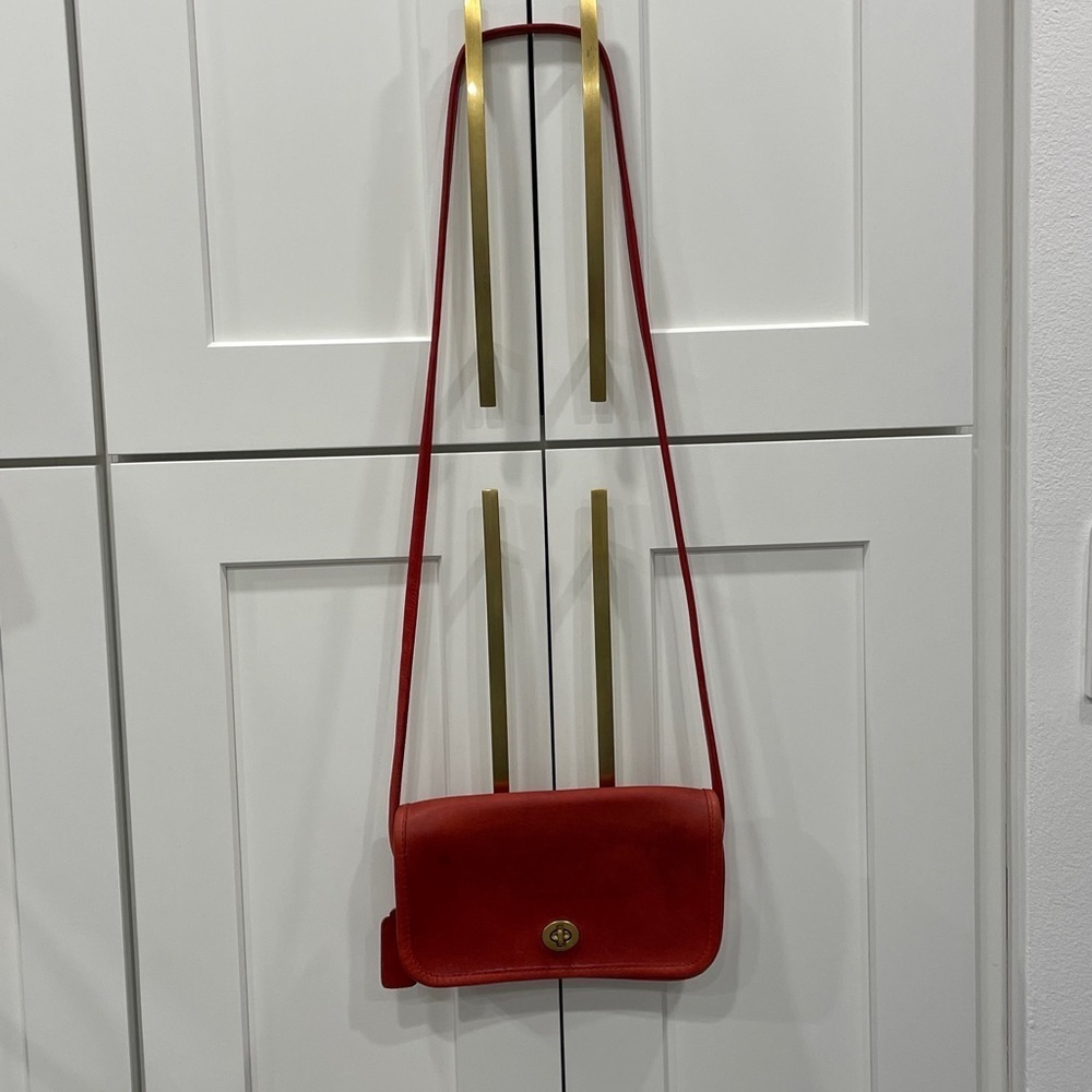 Vintage late 1970’s-Early 1980’s Coach Dinky Leather Bag Made In New York City